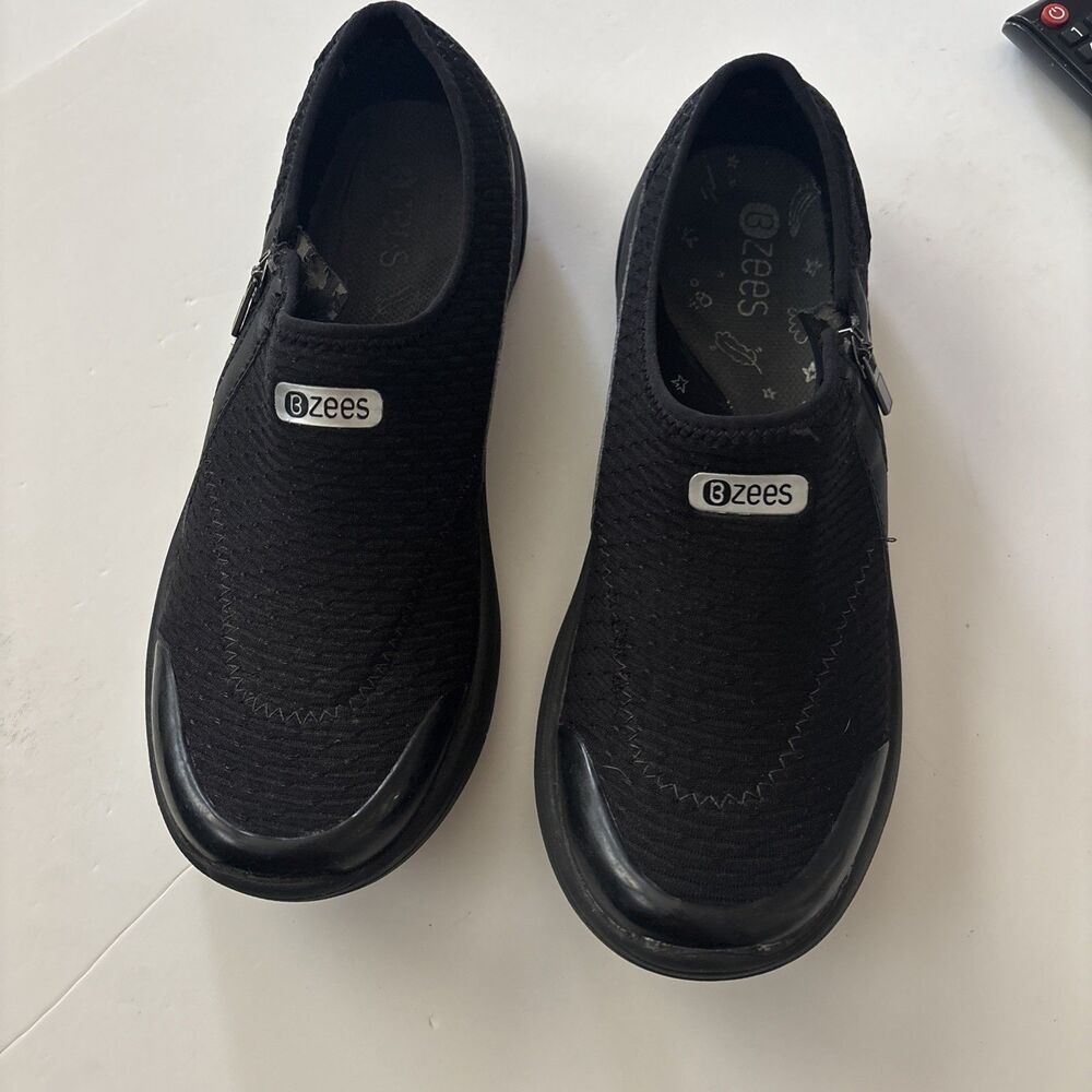 Bzees  Womens Size 9M Shoes Black Washable Comfort Slip On